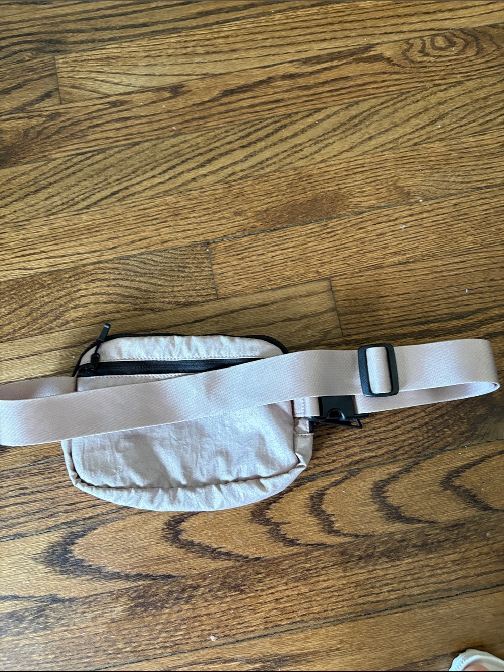 Lululemon Everywhere Belt Bag *1L
TB2 Peach Gold EUC - Picture 6 of 7